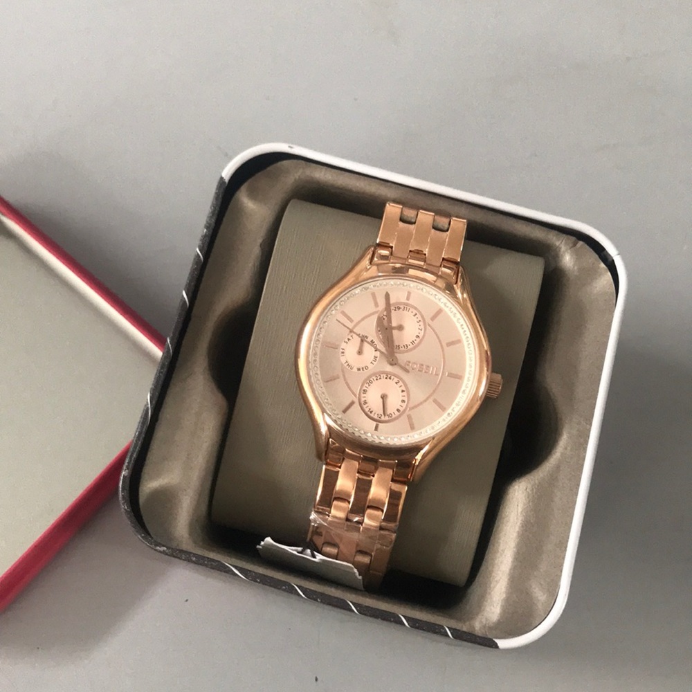 New rose gold women’s fossil watch